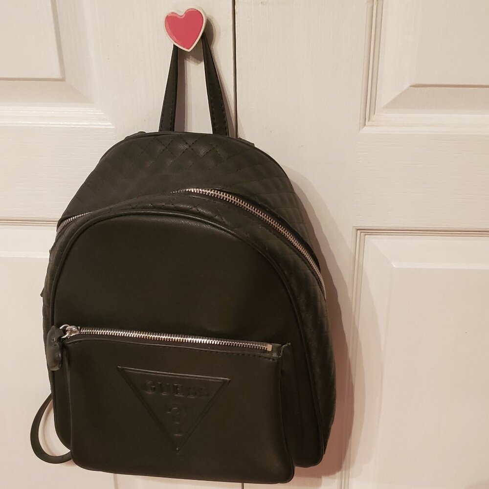 Leather BACKPACK SMALL GUESS Womens BLACK Quilted Sides Used 1X Gold Logo Lining